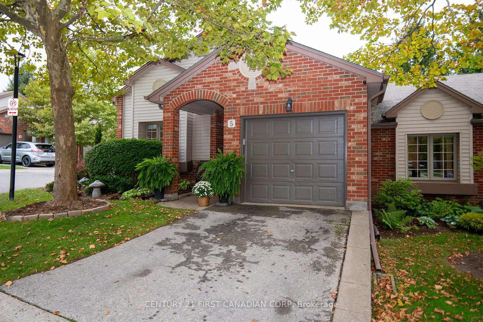 1100-byron-baseline-road-london-south-ontario-x13849332