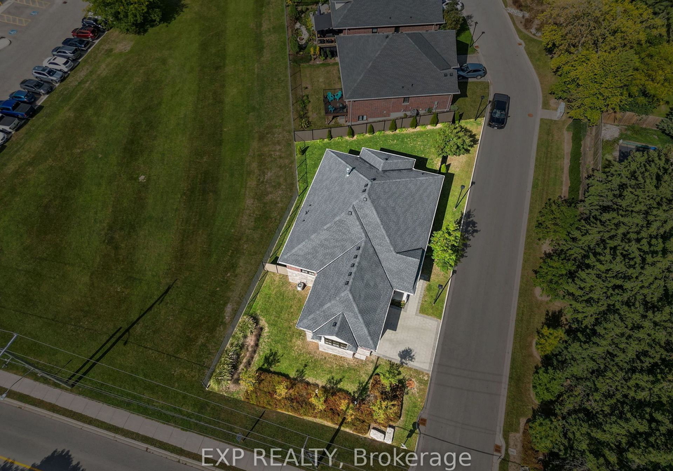 10038-oxbrow-drive-middlesex-centre-ontario-x13849980