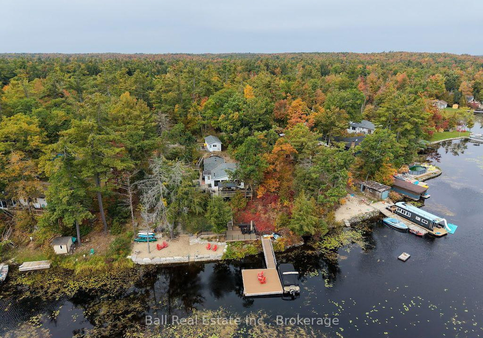 20-fire-route-93-trent-lakes-ontario-x13850436