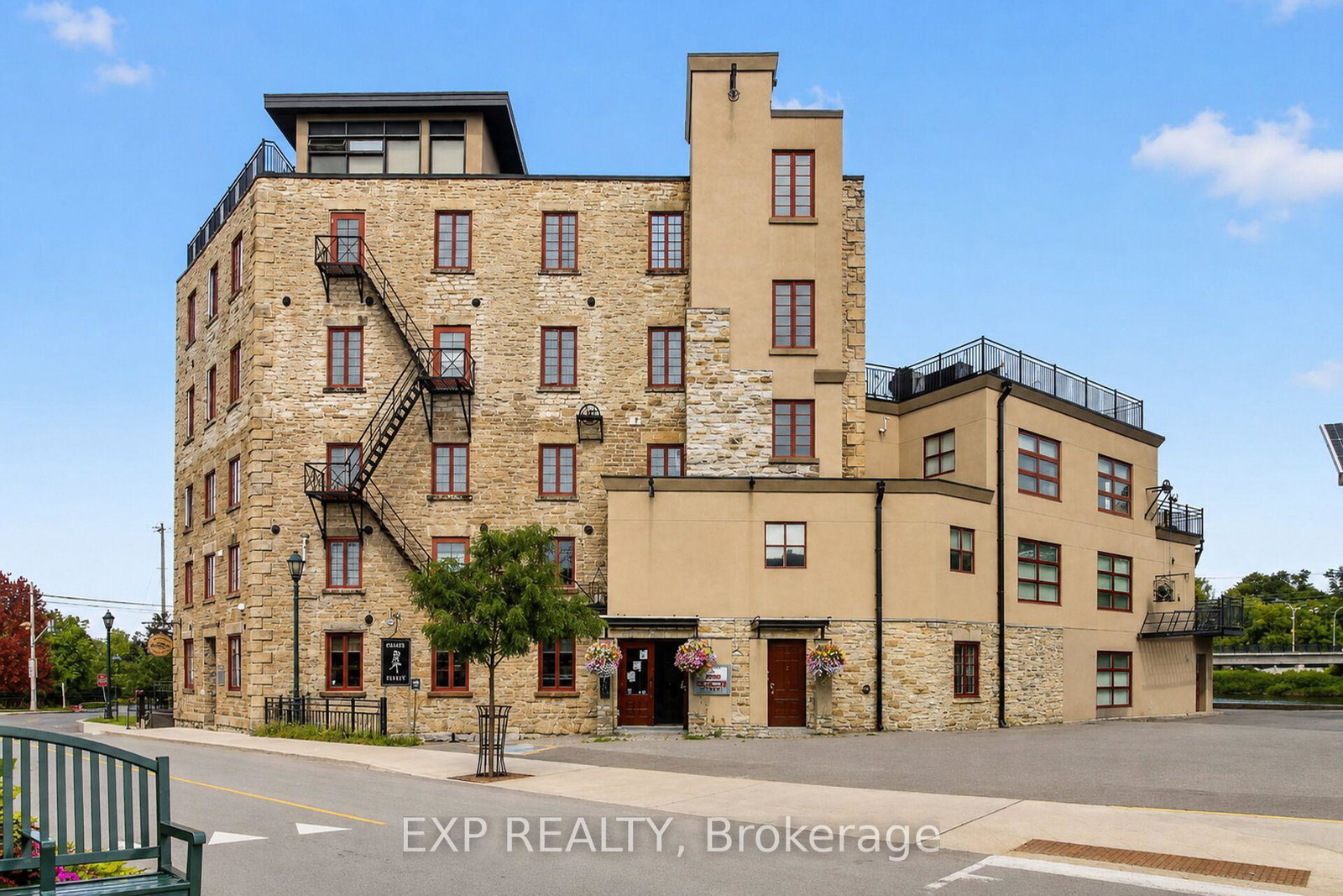 7-mill-street-mississippi-mills-ontario-x13850486