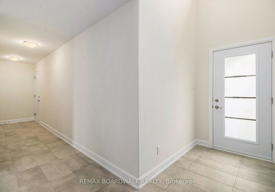 1194-montblanc-crescent-russell-ontario-x13850634