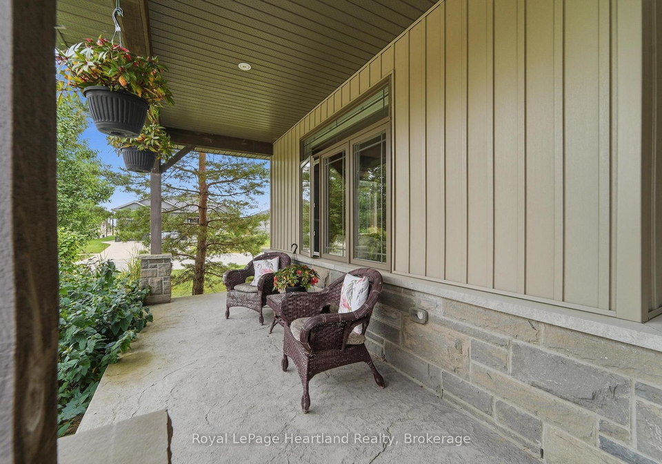 285-darling-boulevard-south-huron-ontario-x13851056