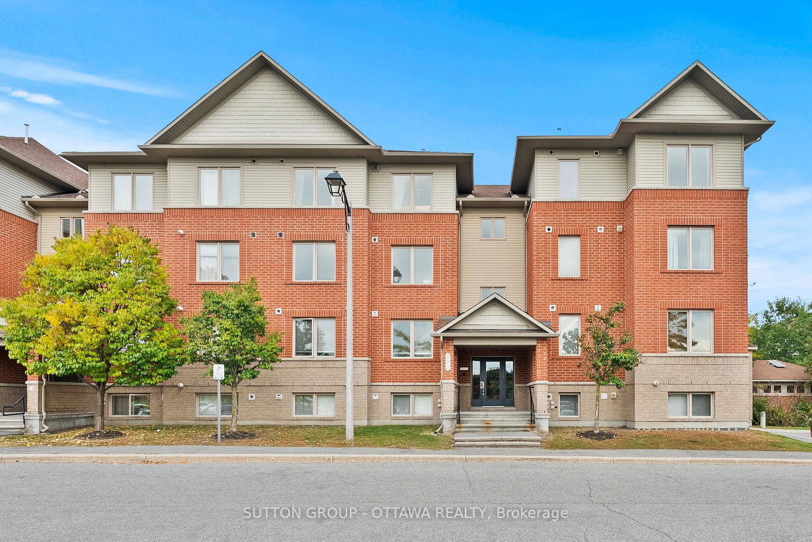 565-stonefield-private-ottawa-ontario-x13851136