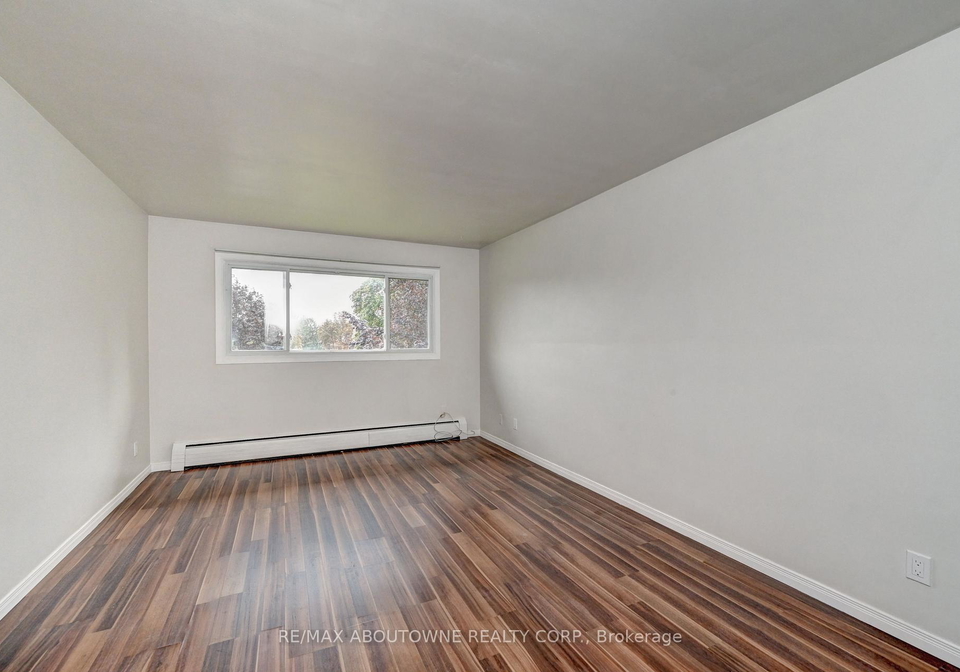 280-sydney-street-s-kitchener-ontario-x13851214