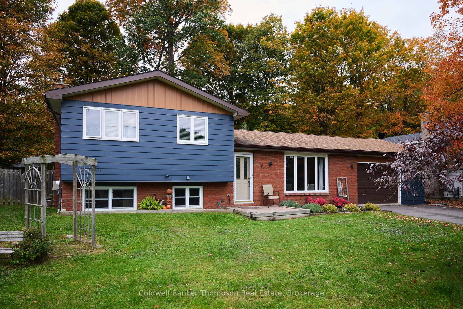 59-hubbel-crescent-huntsville-ontario-x13851464