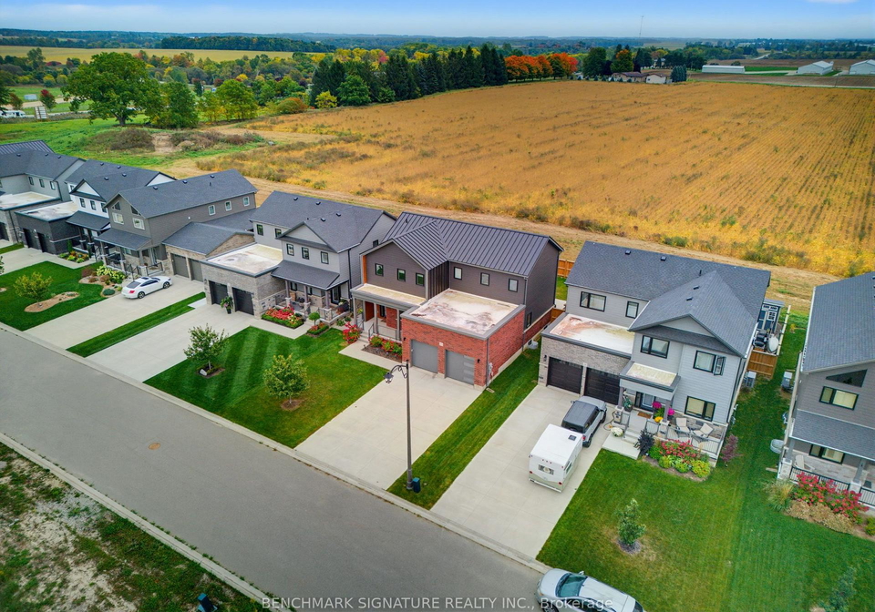 17-totten-street-zorra-ontario-x13851466