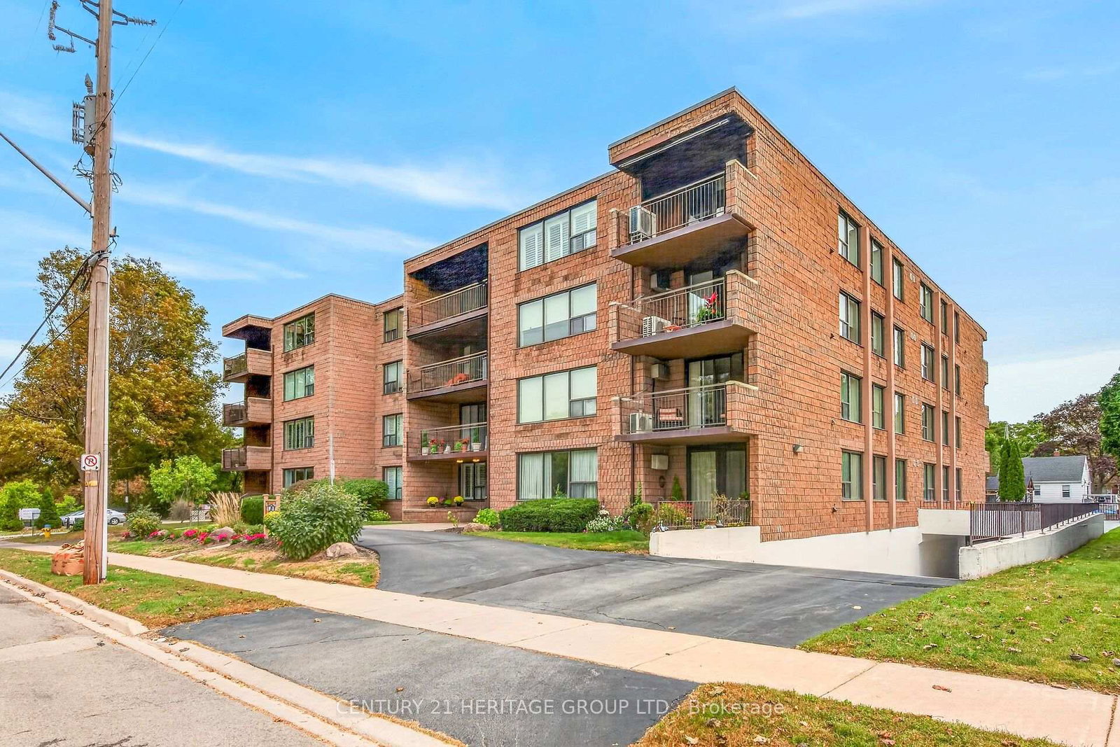 28-robinson-street-n-grimsby-ontario-x13851736