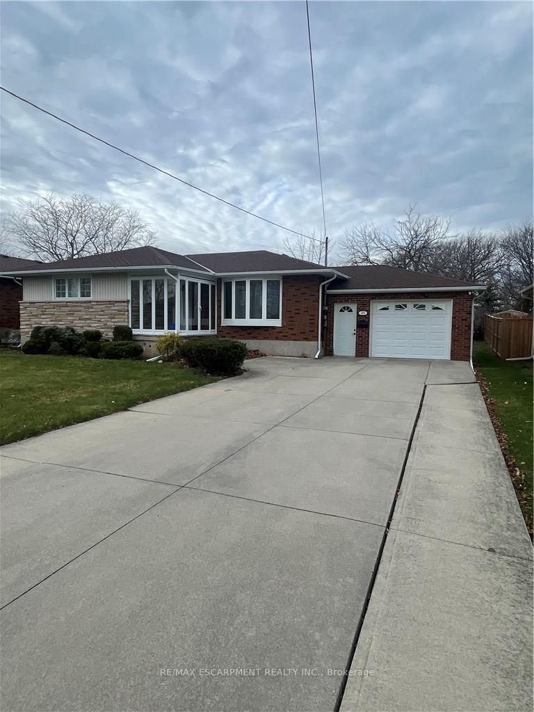 23-woodsview-avenue-w-grimsby-ontario-x13852082