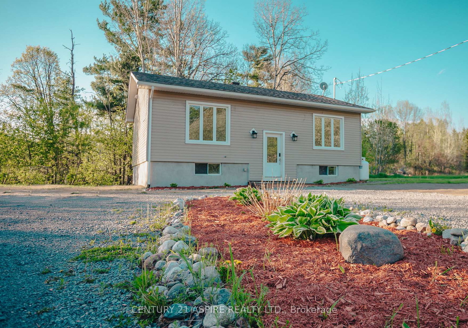 84-sandy-beach-road-laurentian-valley-ontario-x13852614