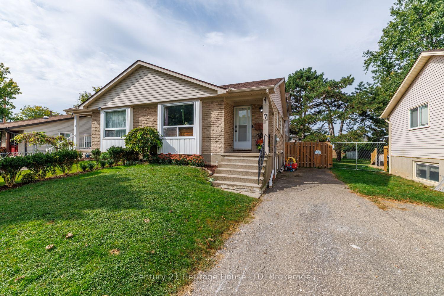 7-mcnicholl-circle-st-catharines-ontario-x13853538