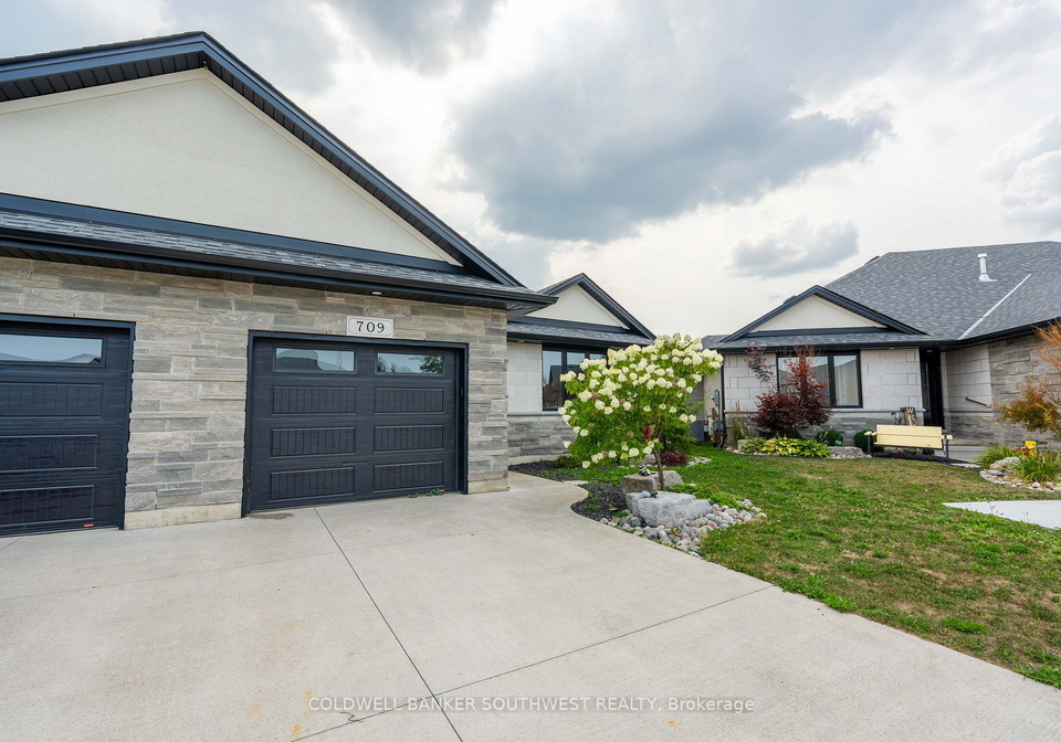 709-ferdinands-crescent-sarnia-ontario-x13853954