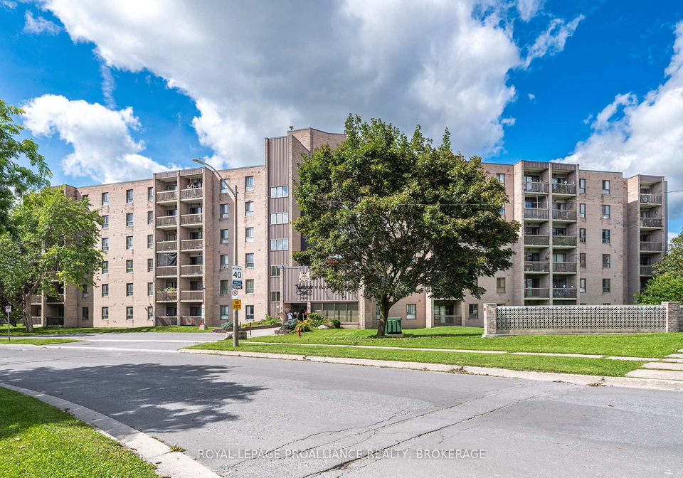 17-eldon-hall-place-kingston-ontario-x13854758
