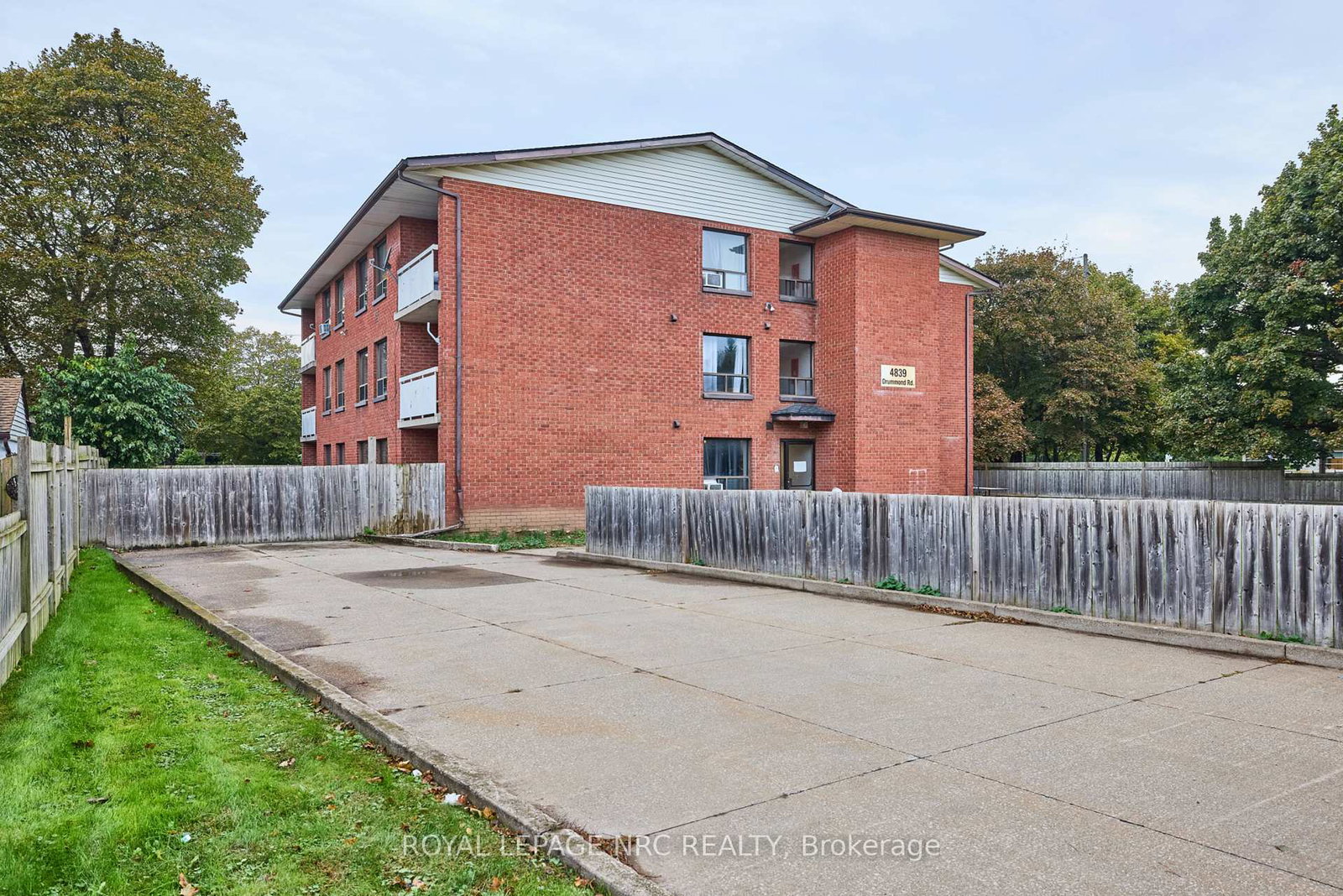 4839-drummond-road-niagara-falls-ontario-x13854904