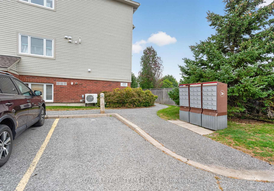 173-c-crestway-drive-ottawa-ontario-x13854918