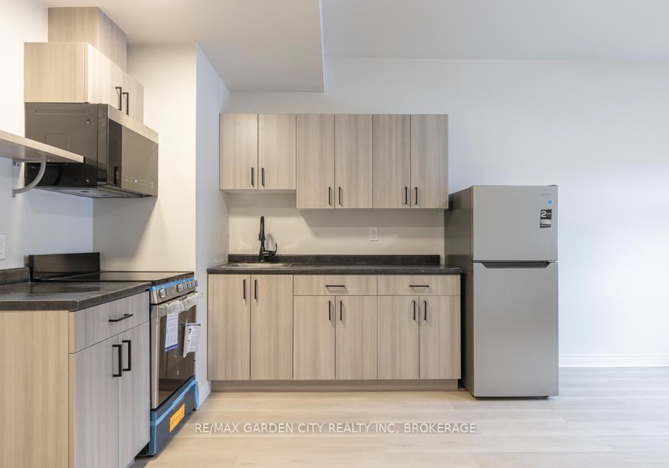 54-front-street-s-thorold-ontario-x13855022