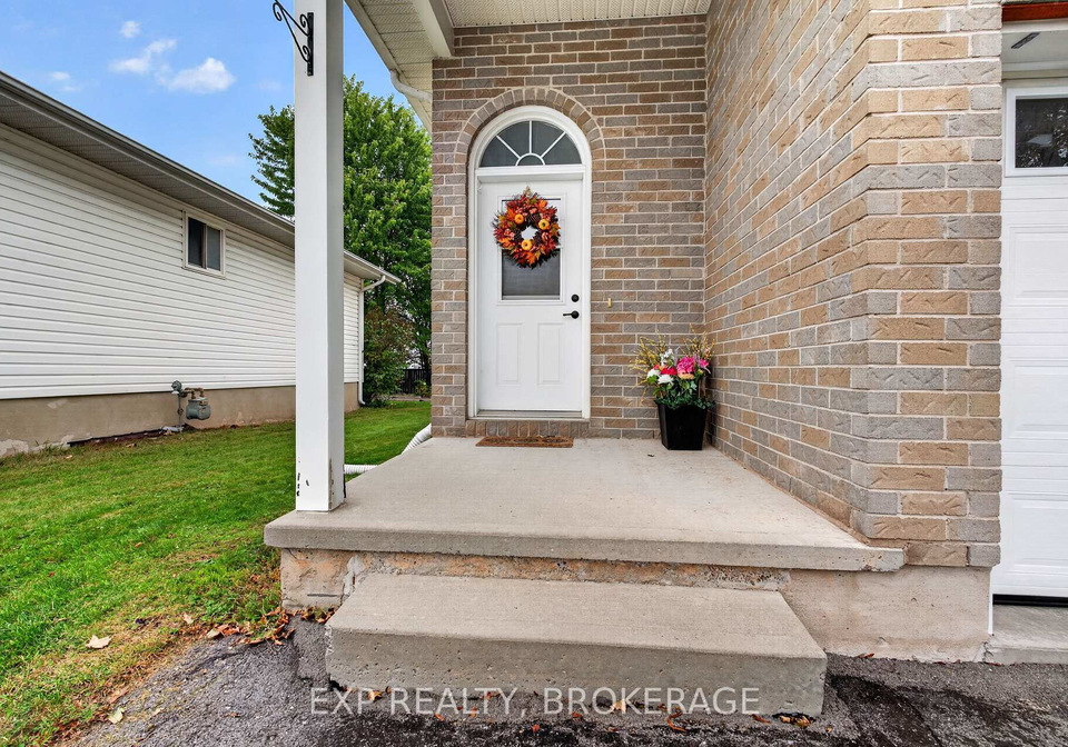 63-speers-boulevard-loyalist-ontario-x13855166