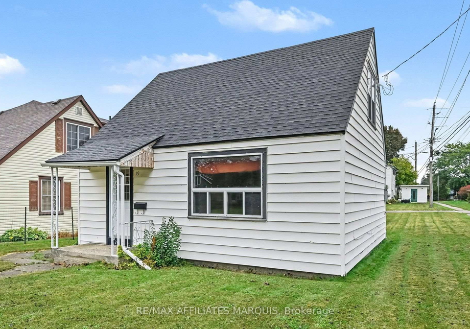 19-churchill-crescent-smiths-falls-ontario-x13855826