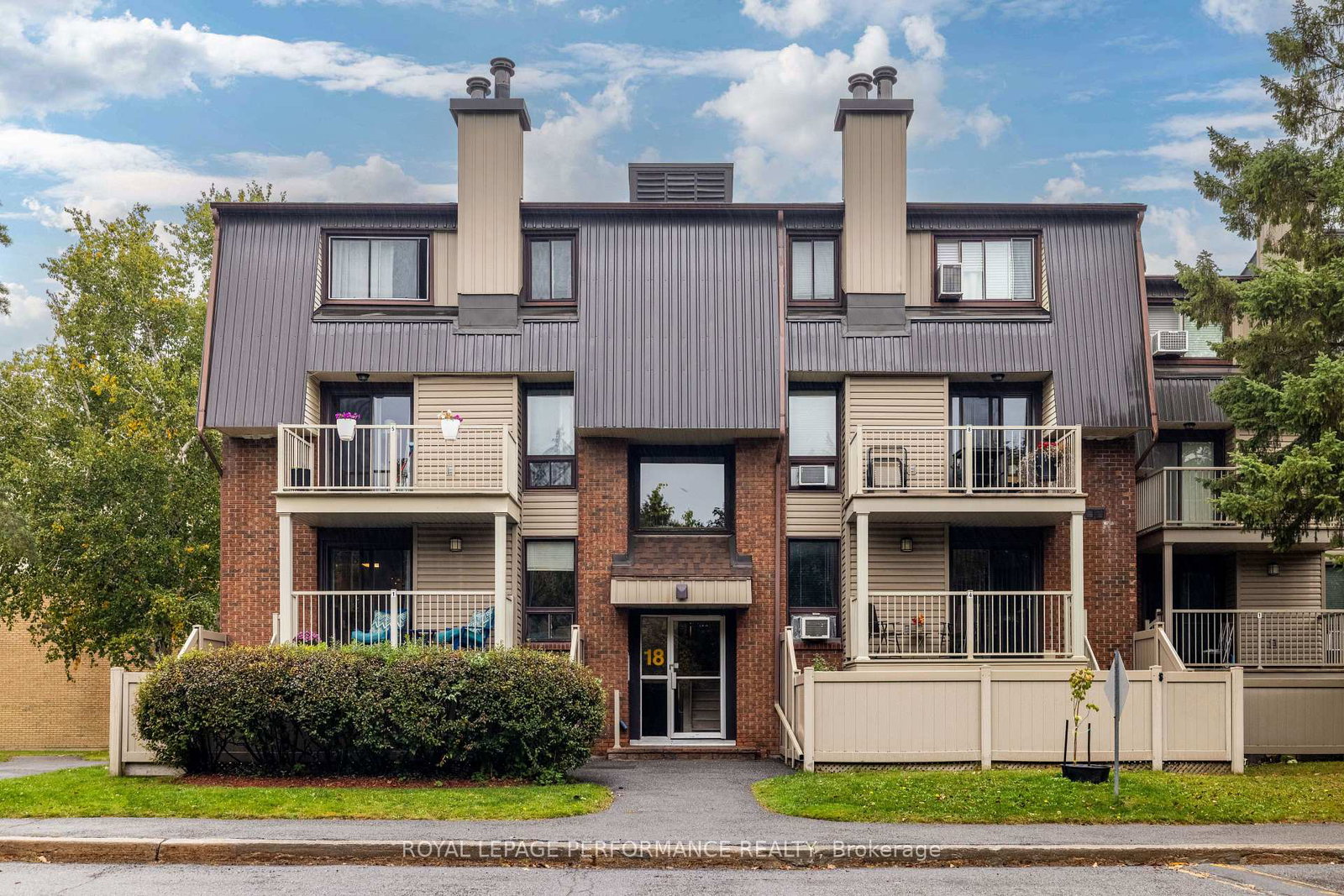 18-sweetbriar-circle-ottawa-ontario-x13856076