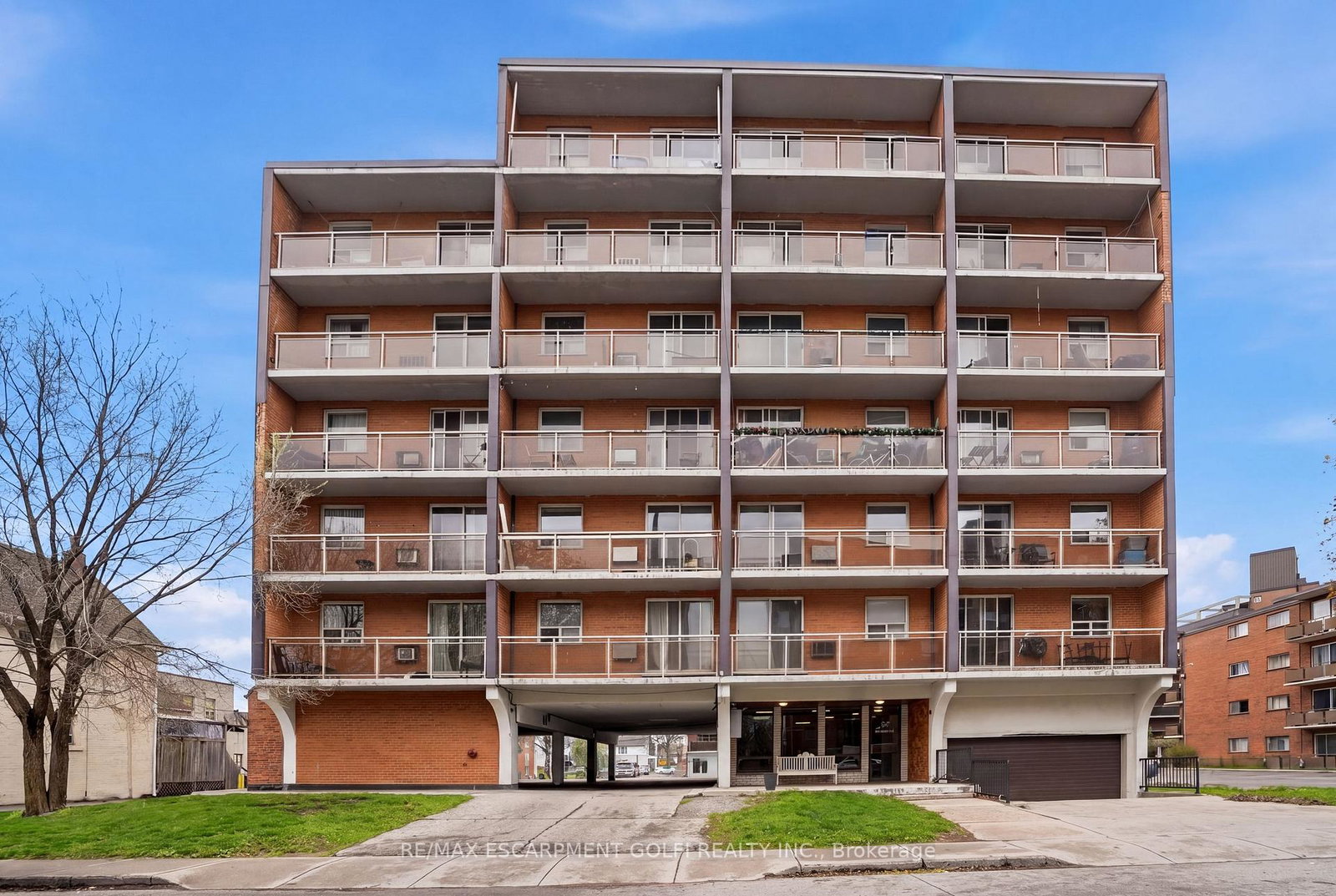 30-summit-abbey-hamilton-ontario-x13856252