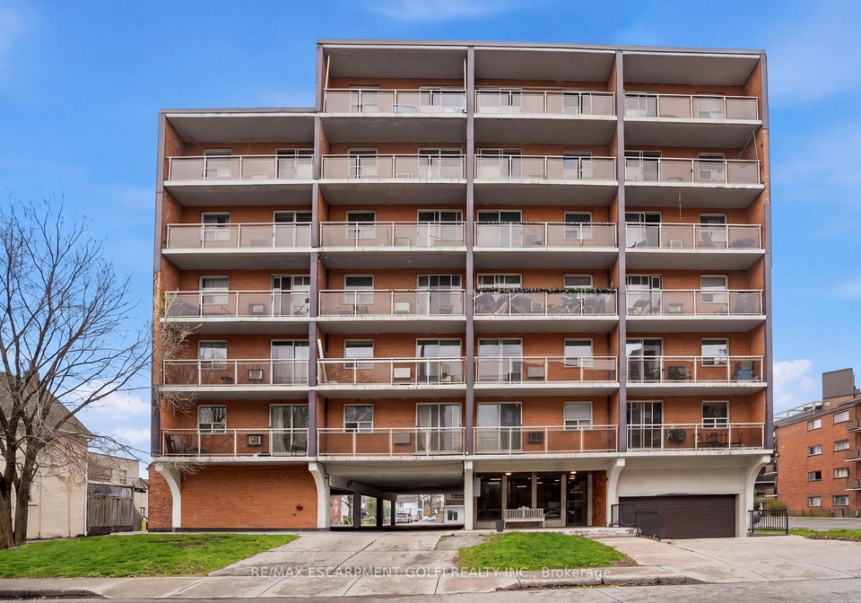 30-summit-abbey-hamilton-ontario-x13856252