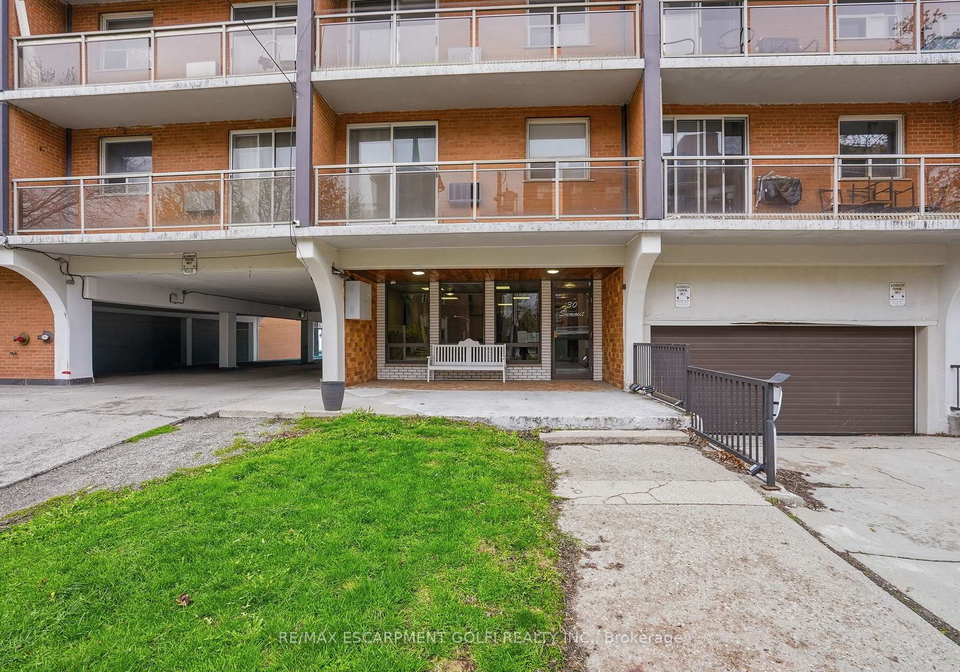 30-summit-abbey-hamilton-ontario-x13856252