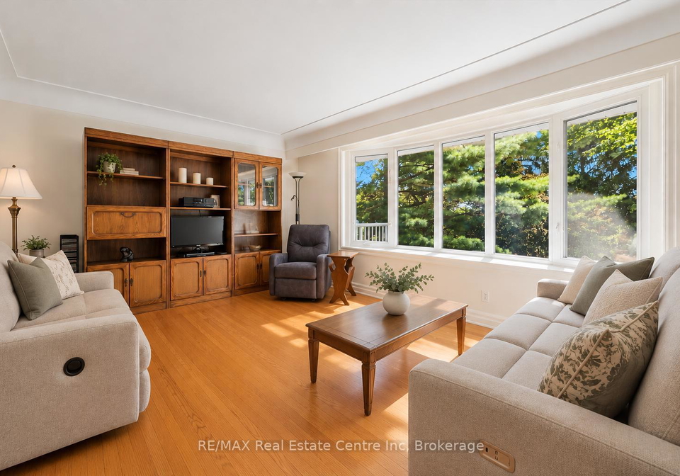 38-callander-drive-guelph-ontario-x13856392