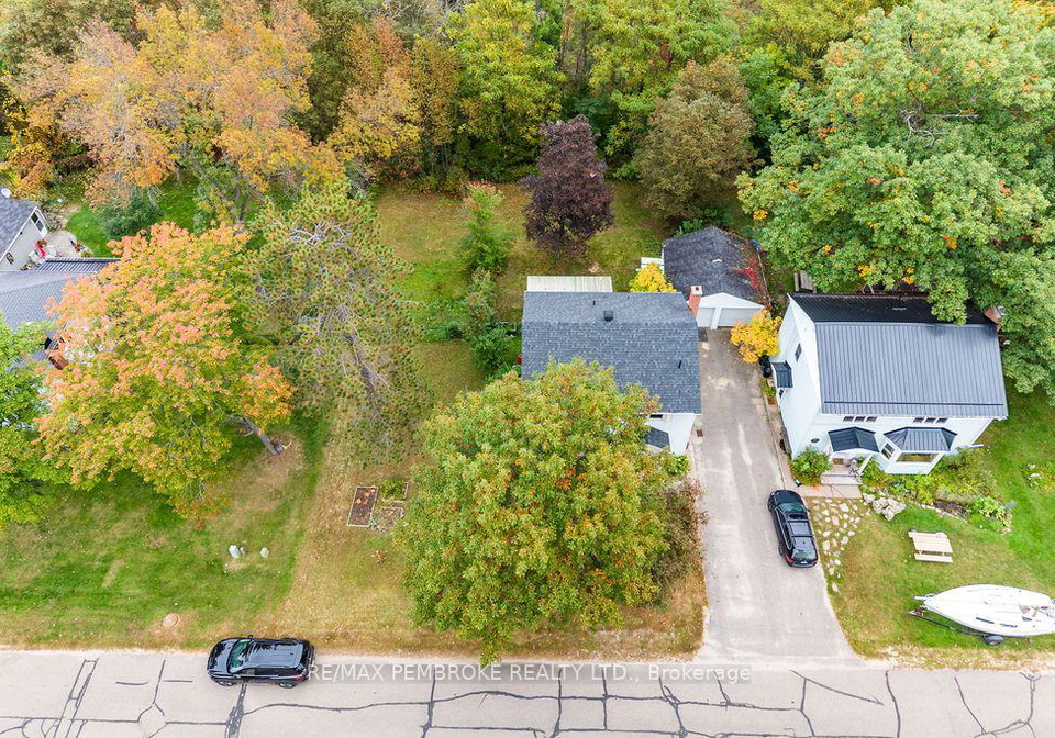 10-laurier-avenue-deep-river-ontario-x13856780