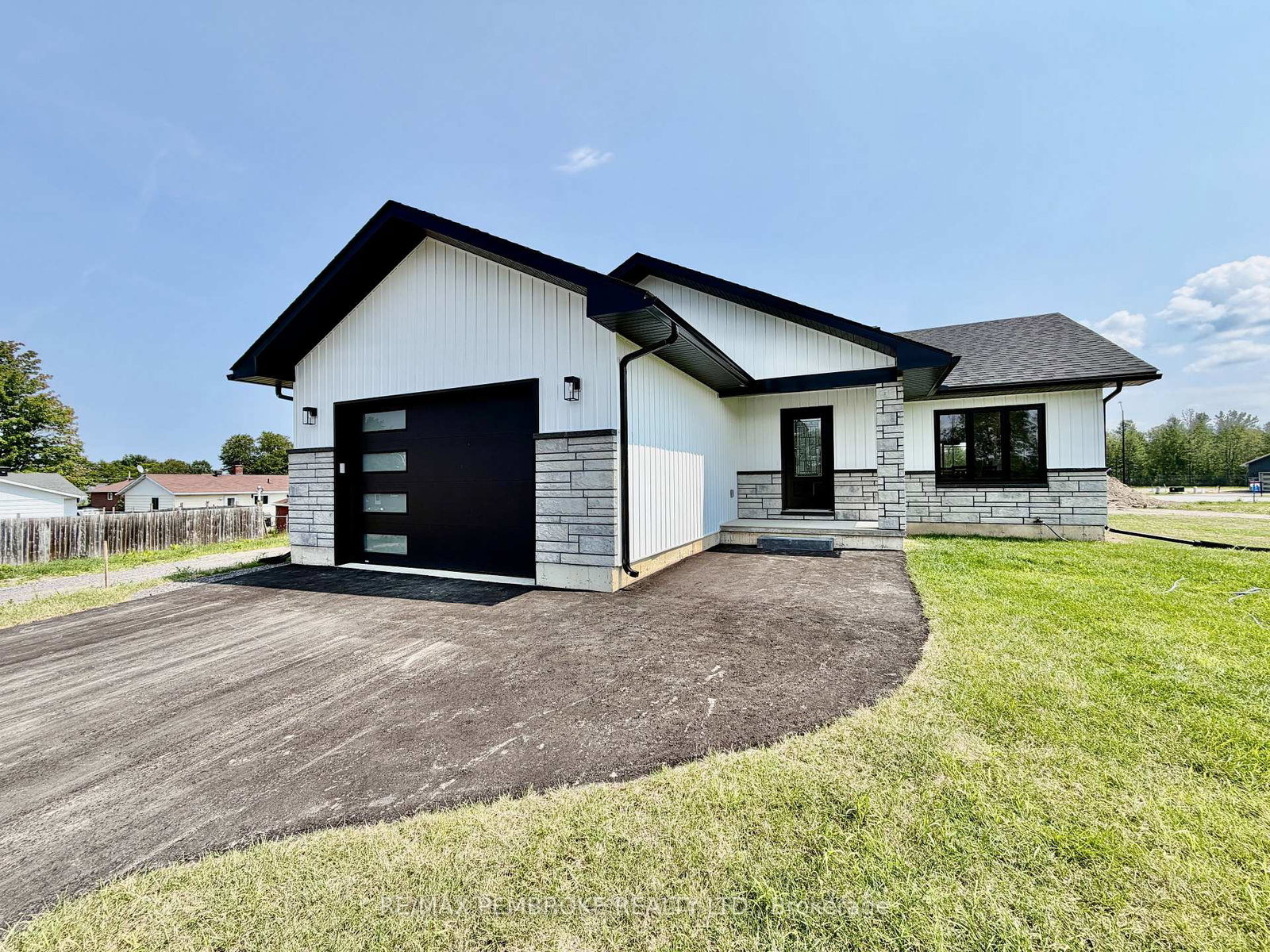 19-eddy-crescent-pembroke-ontario-x13856958