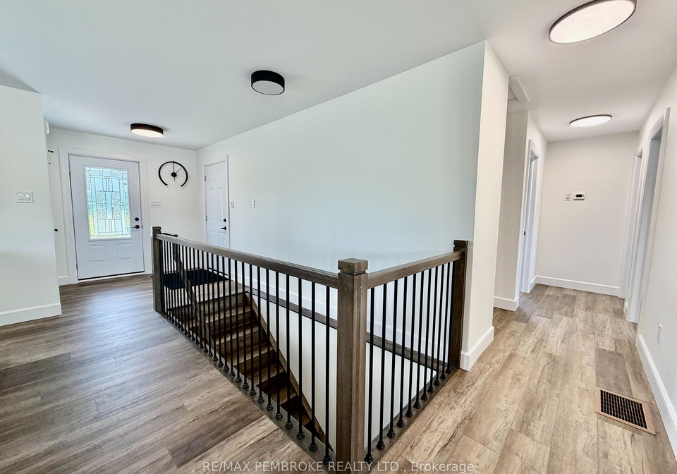19-eddy-crescent-pembroke-ontario-x13856958