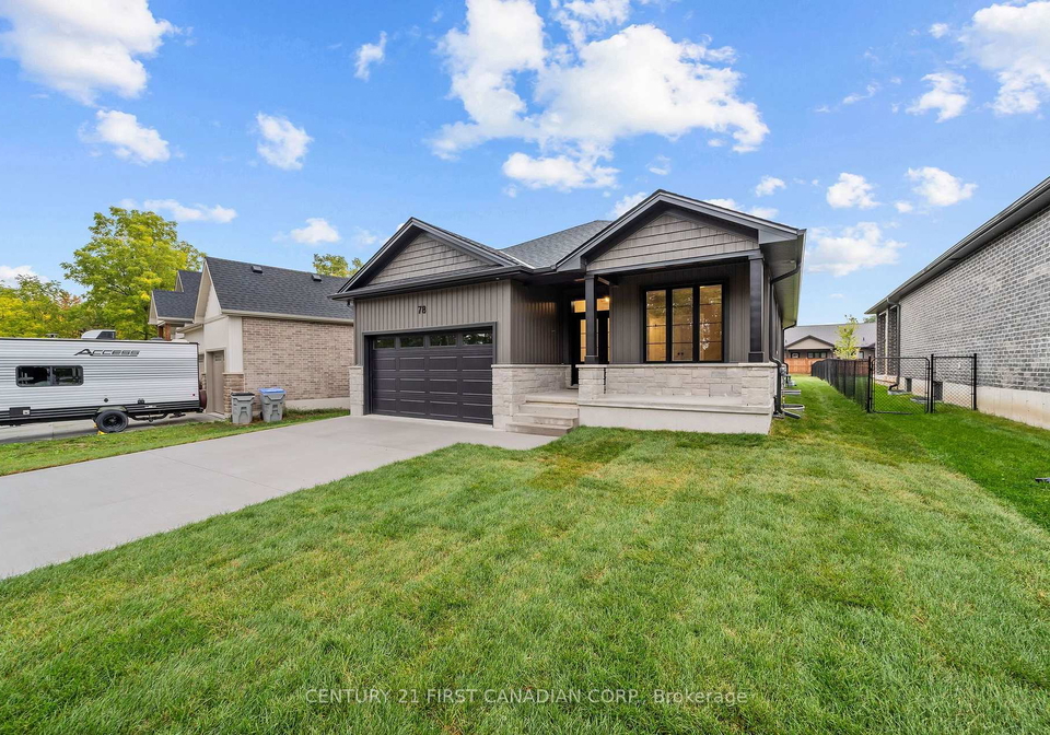 78-queen-street-north-middlesex-ontario-x13857154