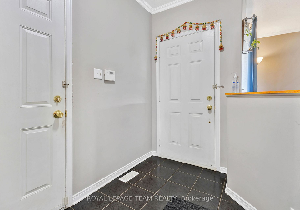 36-saffron-court-ottawa-ontario-x13857858