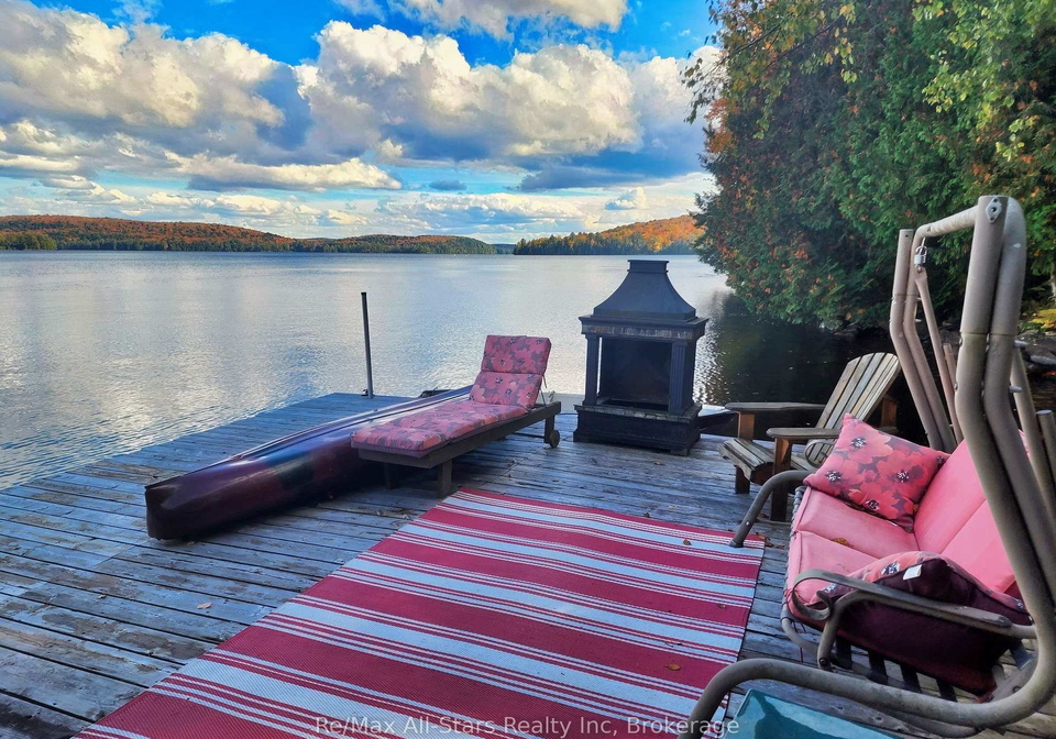 14-60-highway-e-south-algonquin-ontario-x13858192