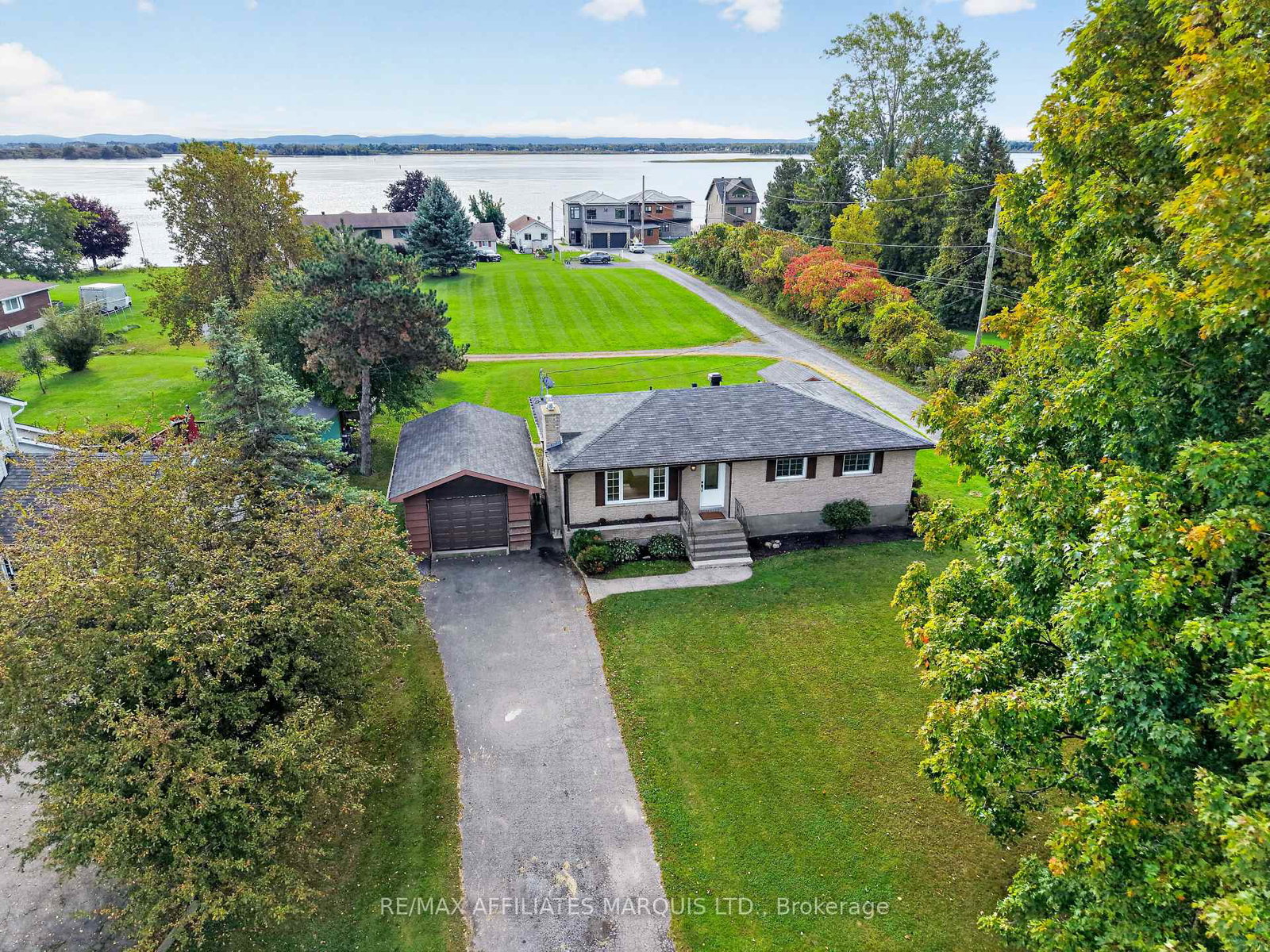 18696-county-road-2-south-glengarry-ontario-x13859410
