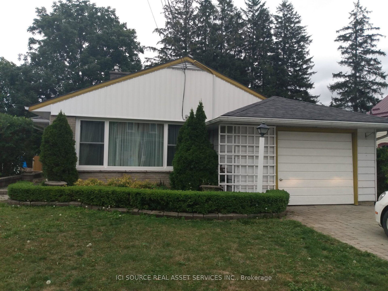 20-johnson-street-prince-edward-county-ontario-x13859600