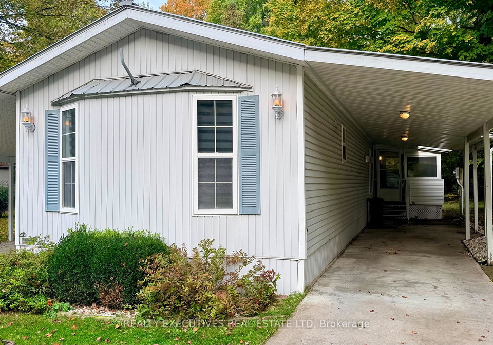 10146-county-43-road-north-dundas-ontario-x13860438