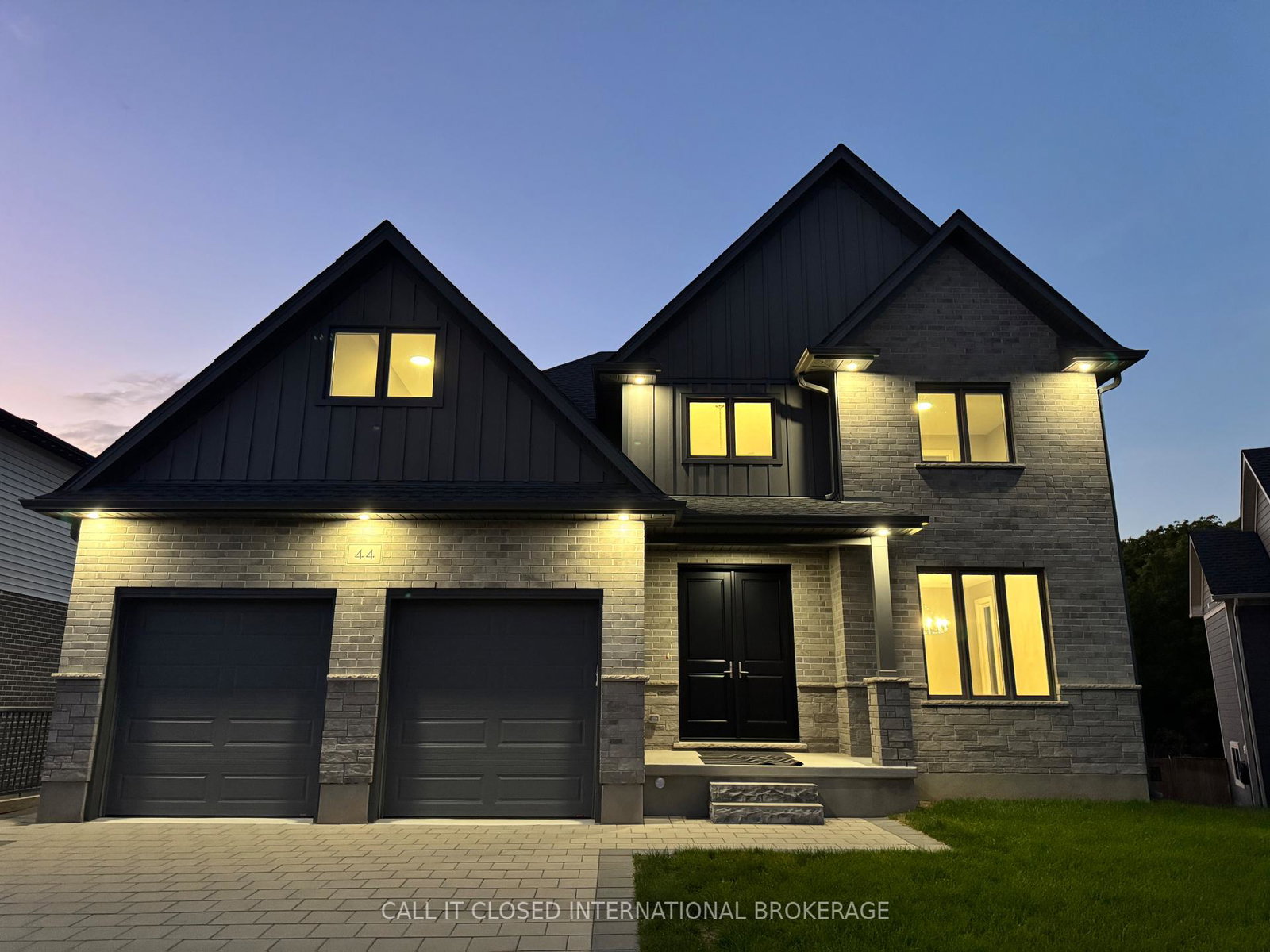 44-royal-crescent-southwold-ontario-x13860550