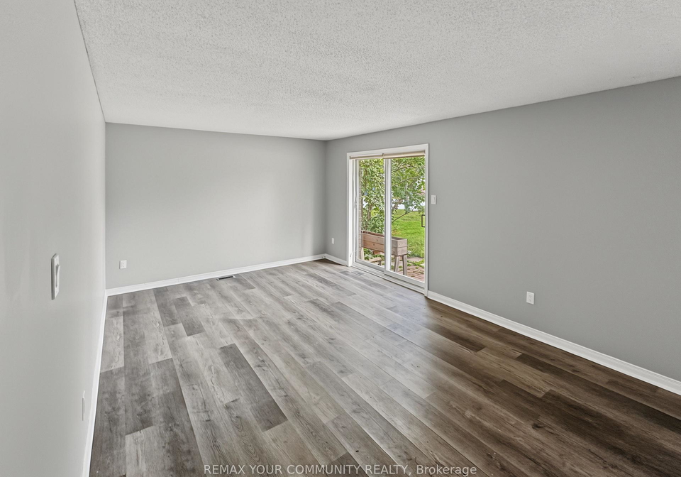 10-riverside-drive-kawartha-lakes-ontario-x13860782