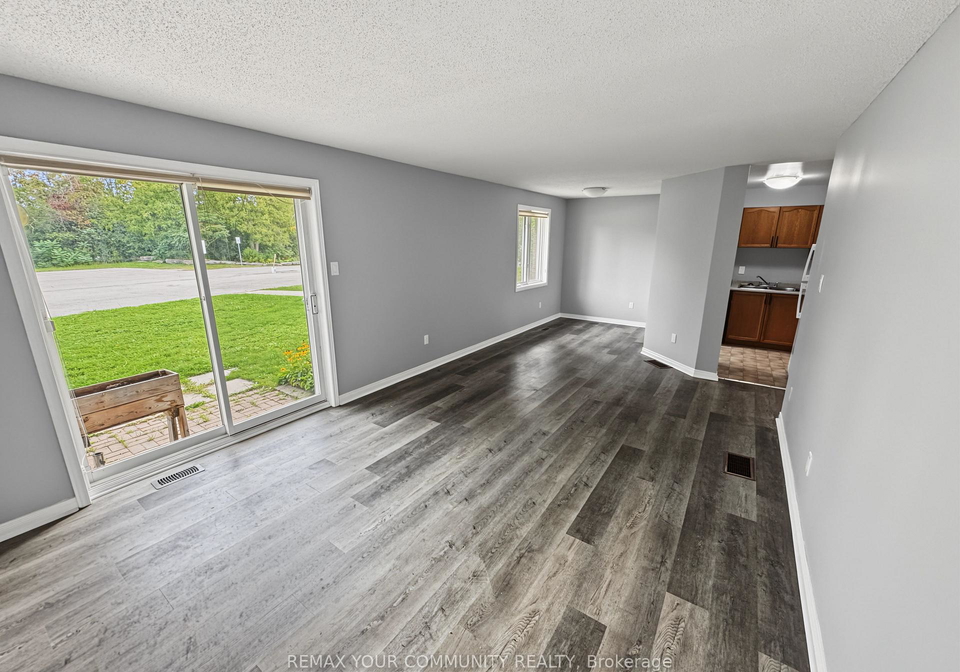 10-riverside-drive-kawartha-lakes-ontario-x13860782