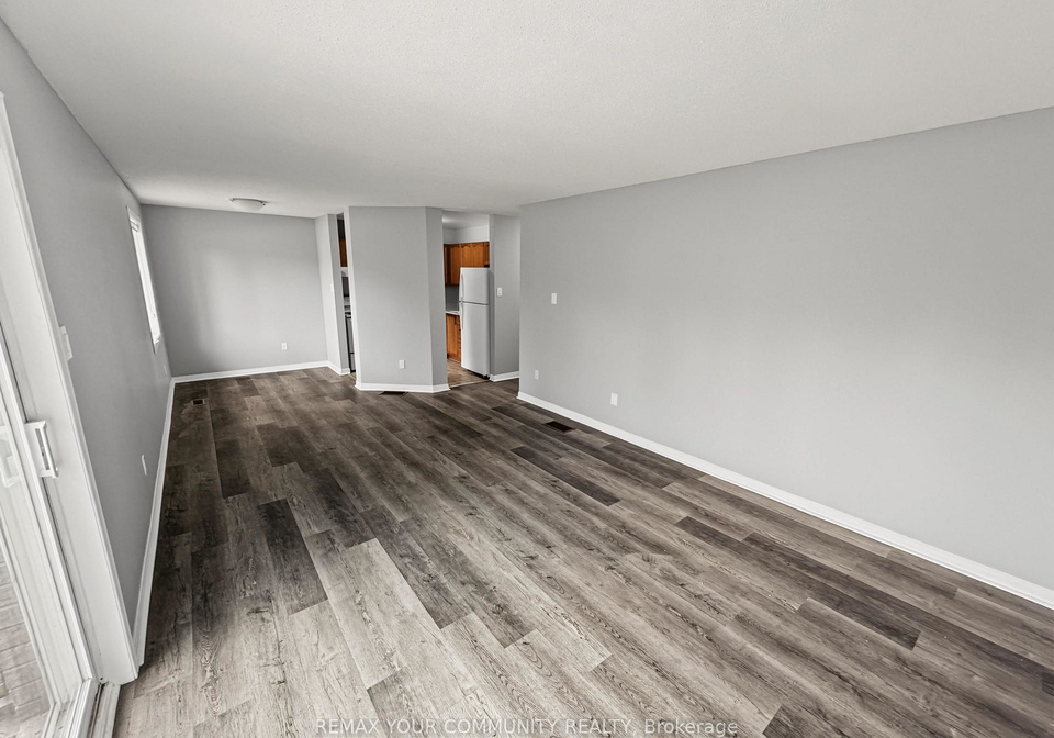 10-riverside-drive-kawartha-lakes-ontario-x13860782