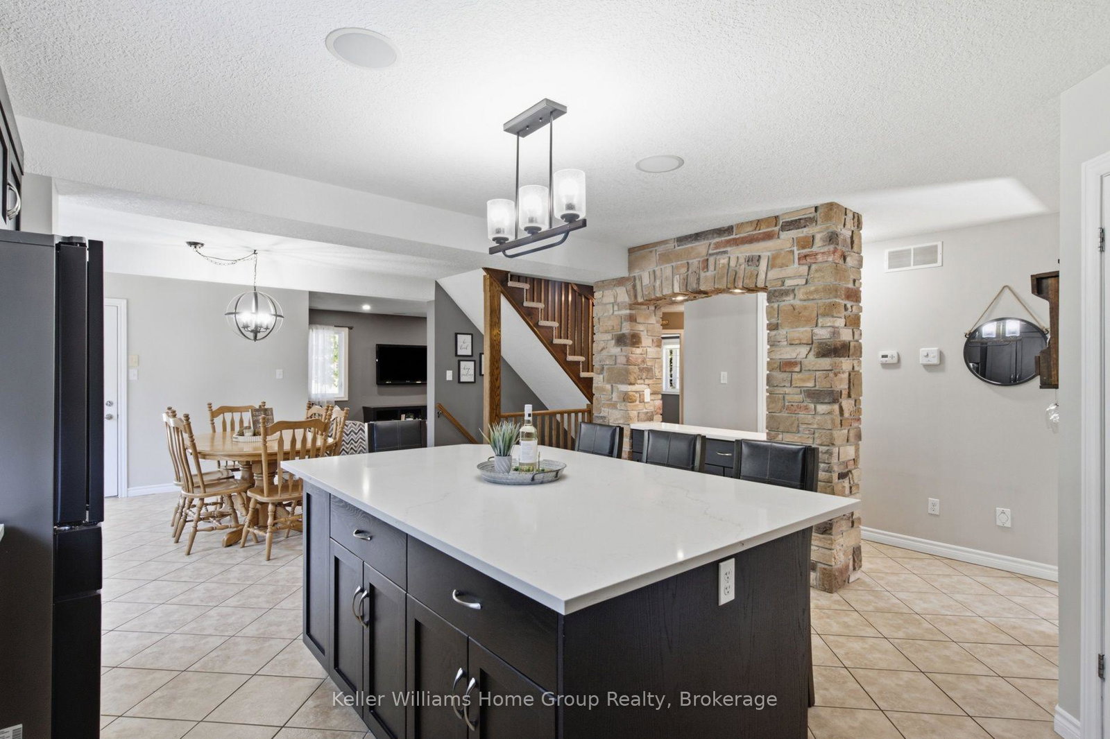 30-inett-way-centre-wellington-ontario-x13861250