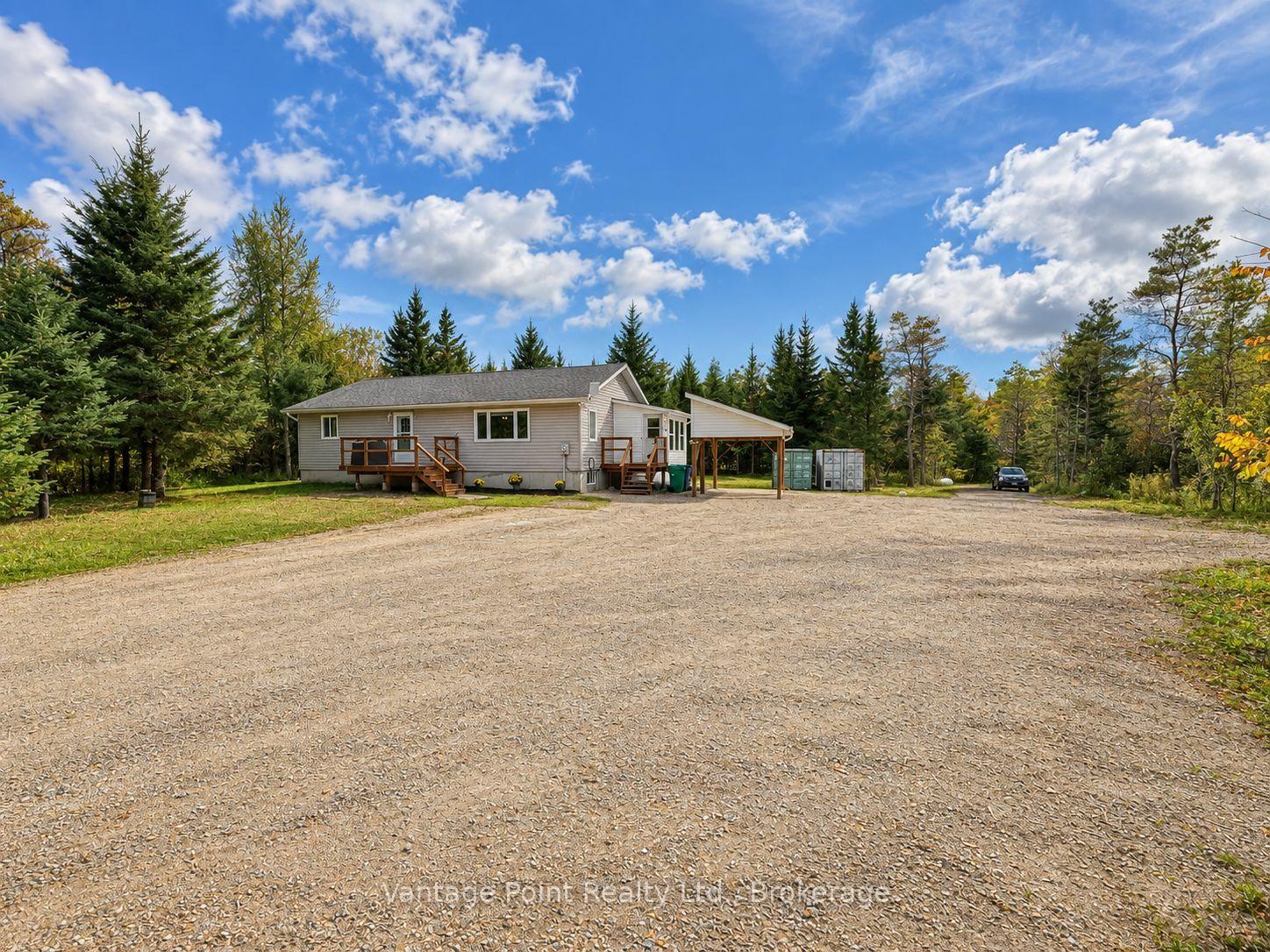 736038-west-back-line-chatsworth-ontario-x13862080