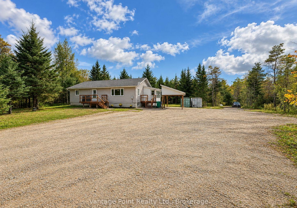 736038-west-back-line-chatsworth-ontario-x13862080