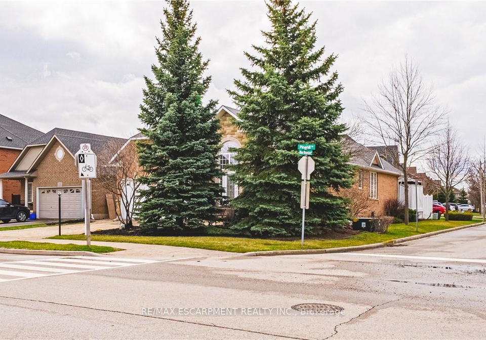 137-pinehill-drive-hamilton-ontario-x13862166