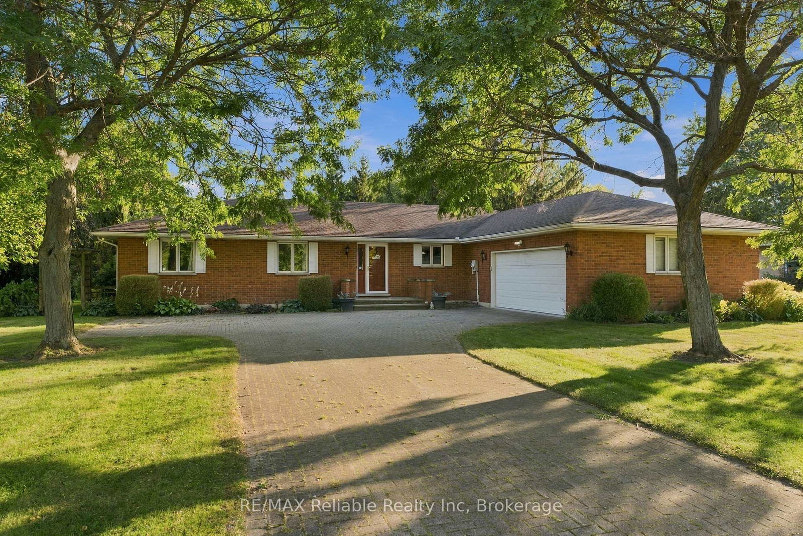 33895-bissonette-avenue-bluewater-ontario-x13863994