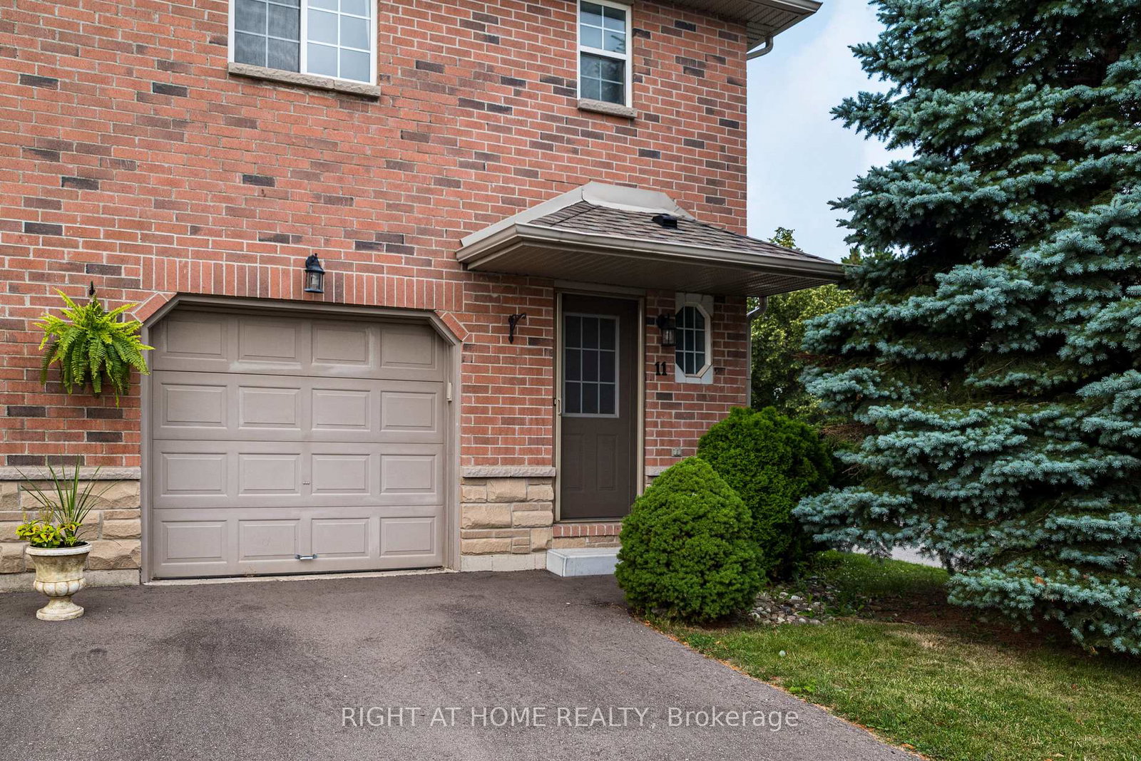 39-pinewoods-drive-hamilton-ontario-x13864602