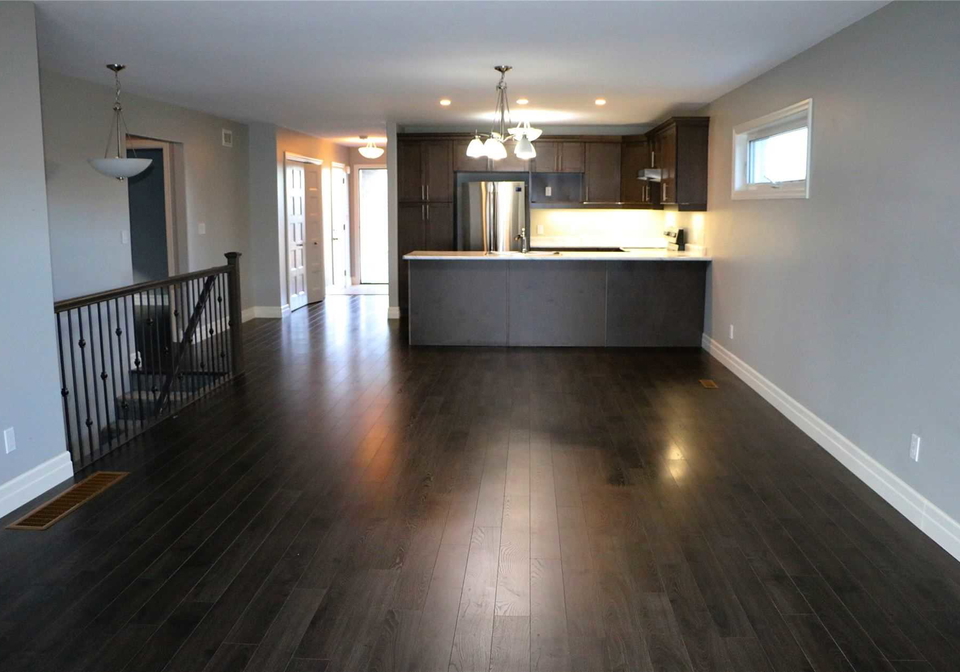 3-mercedes-drive-belleville-ontario-x4990930
