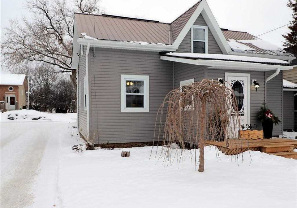 18-helen-street-kawartha-lakes-ontario-x5079326