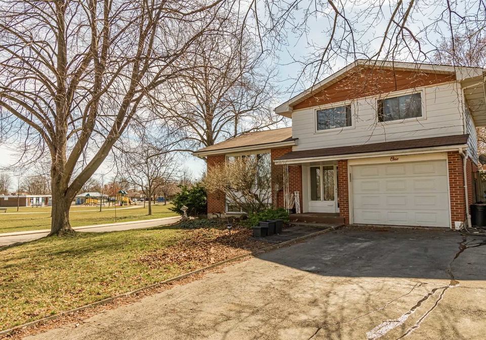 1-isaac-court-hamilton-ontario-x5175994