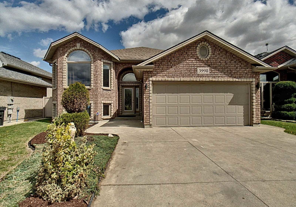 3998-cosenza-street-windsor-ontario-x5199391
