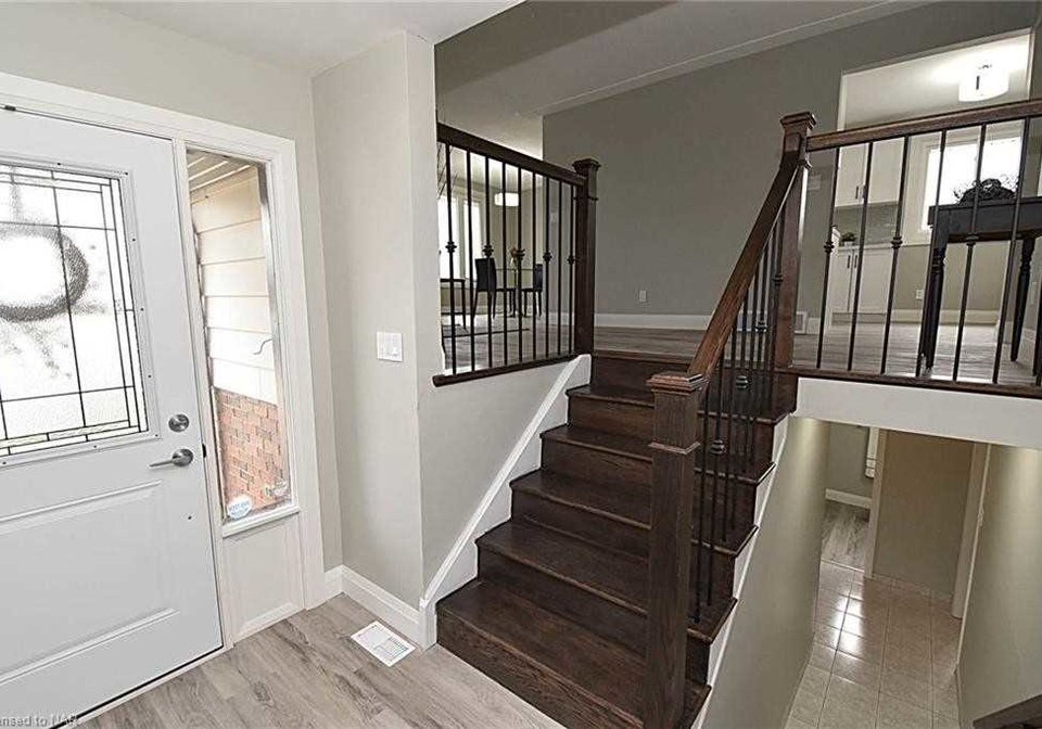 24-winnifred-avenue-st-catharines-ontario-x5215535